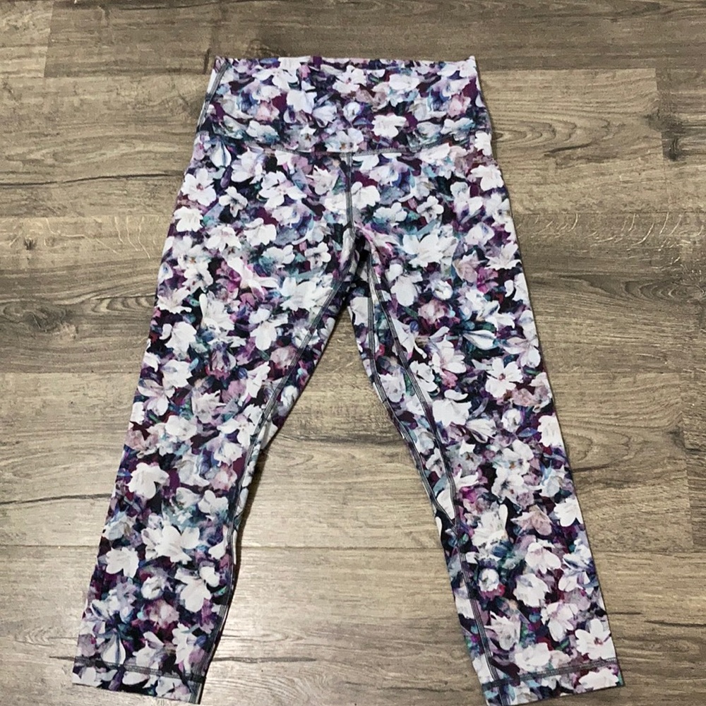 Lululemon leggings size 8